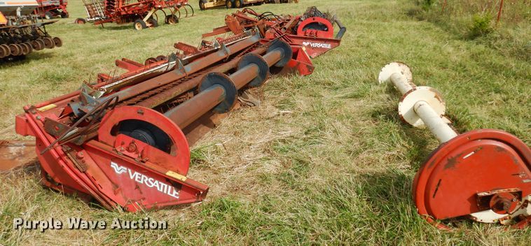 image for item DM5195 Versatile 4814  windrower head