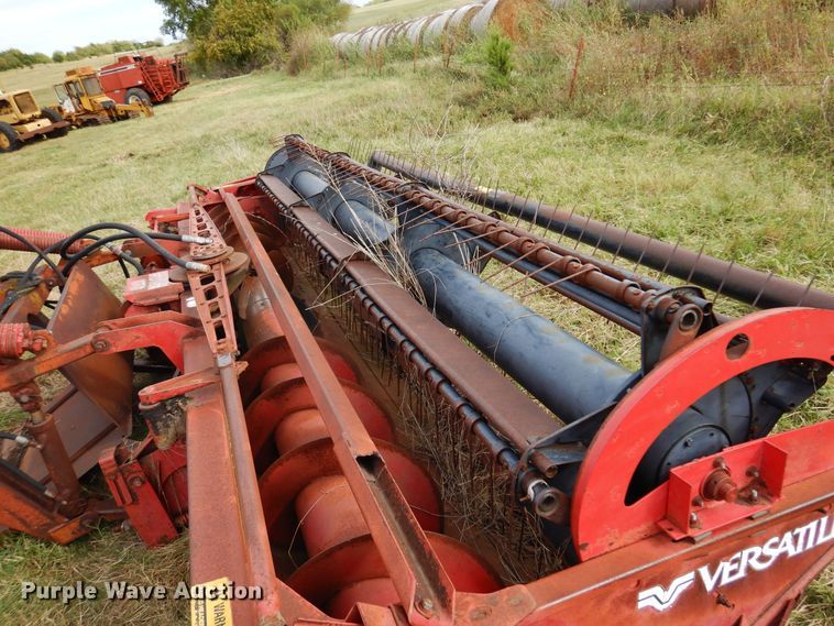 image for item DM5195 Versatile 4814  windrower head