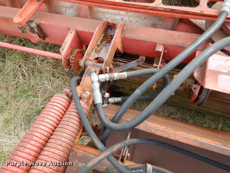 image for item DM5195 Versatile 4814  windrower head