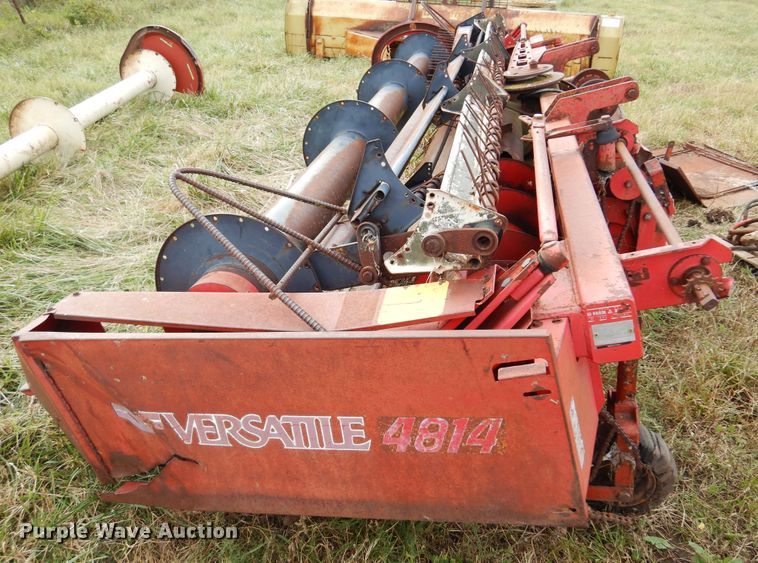 image for item DM5195 Versatile 4814  windrower head