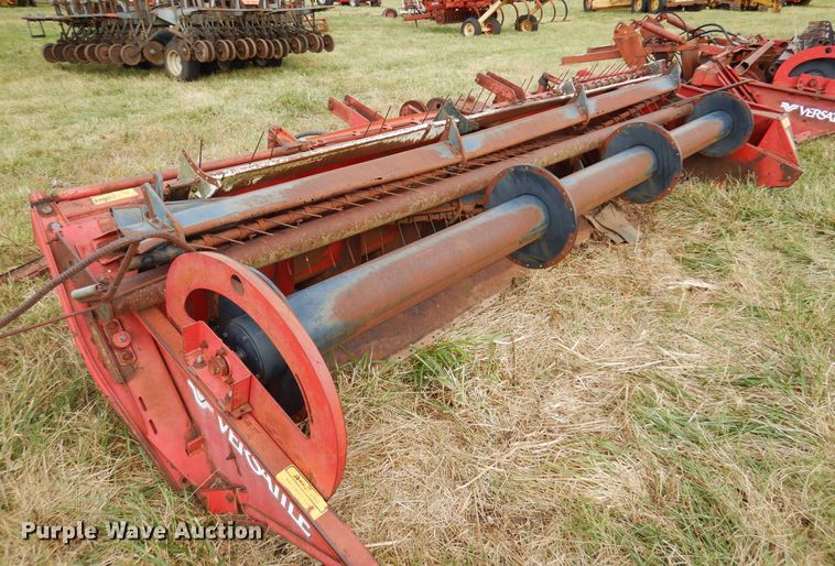 image for item DM5195 Versatile 4814  windrower head