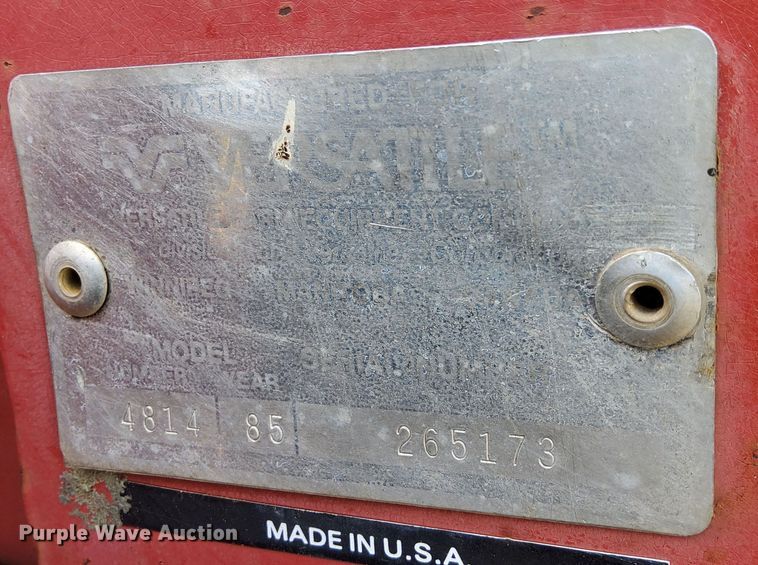 image for item DM5195 Versatile 4814  windrower head