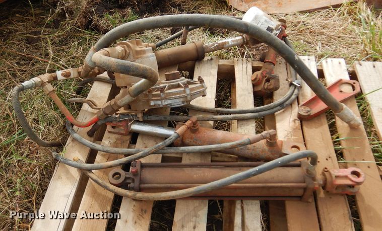 image for item DM5195 Versatile 4814  windrower head