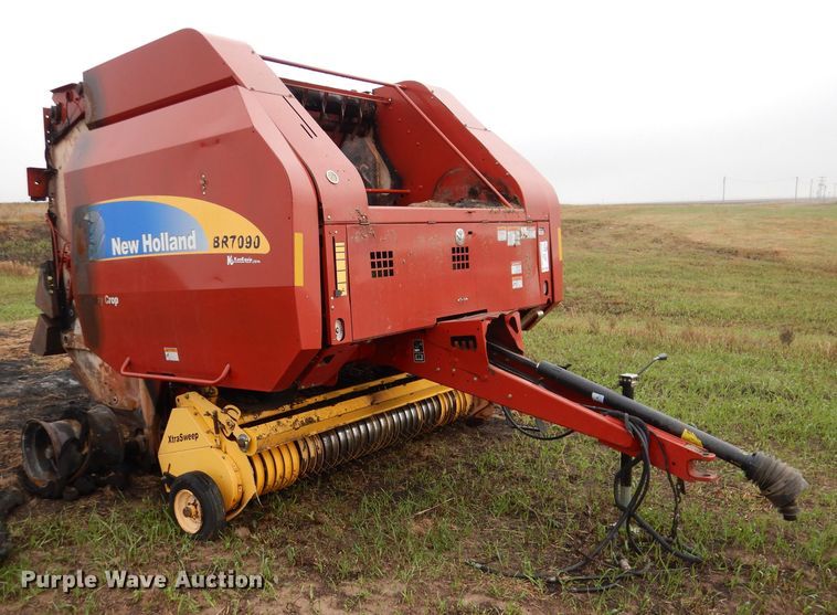 image for item DN5245 2012 New Holland BR7090 Specialty Crop  round baler