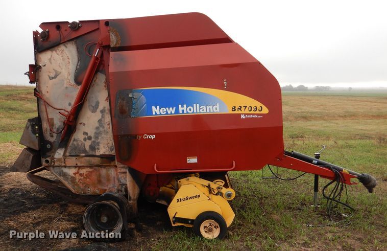 image for item DN5245 2012 New Holland BR7090 Specialty Crop  round baler