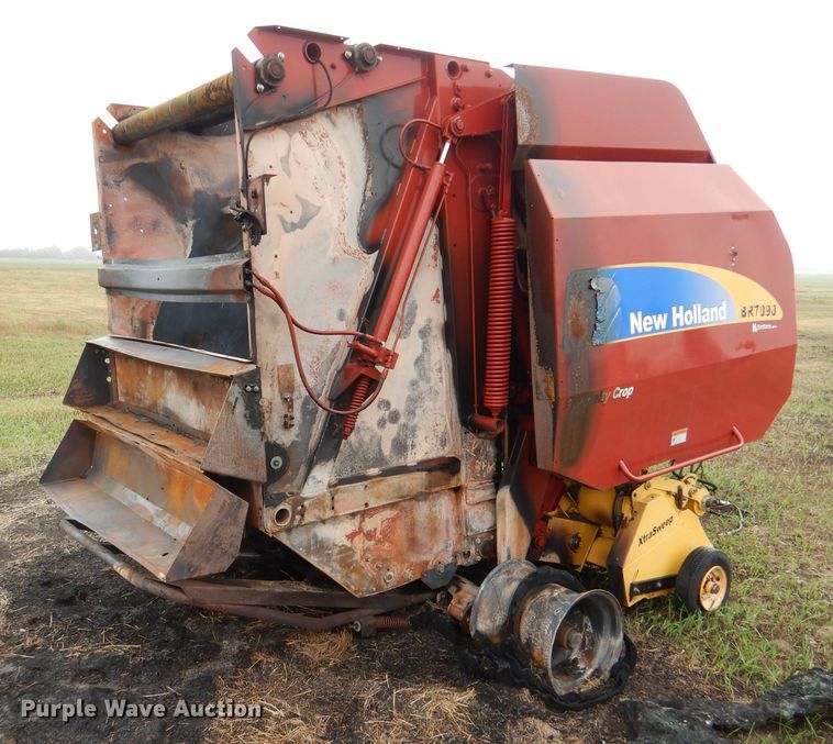 image for item DN5245 2012 New Holland BR7090 Specialty Crop  round baler