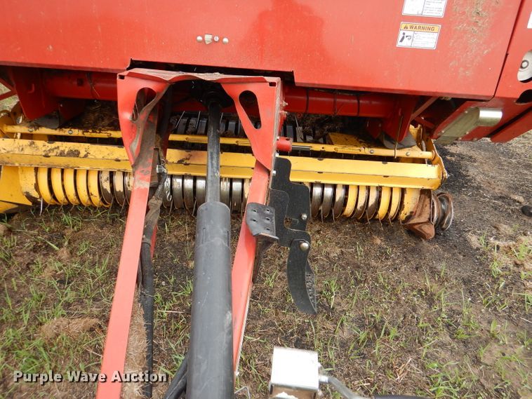 image for item DN5245 2012 New Holland BR7090 Specialty Crop  round baler