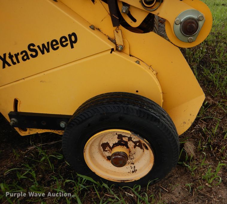 image for item DN5245 2012 New Holland BR7090 Specialty Crop  round baler