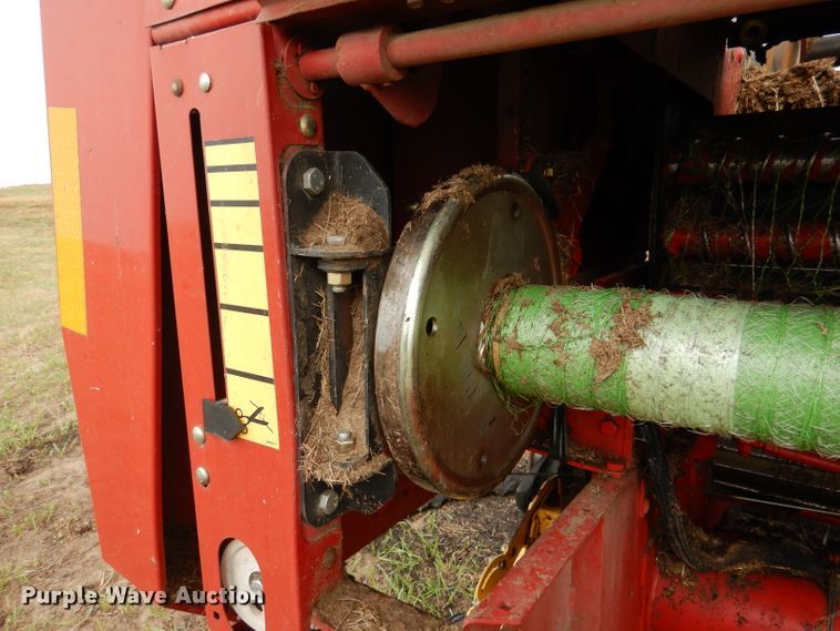 image for item DN5245 2012 New Holland BR7090 Specialty Crop  round baler