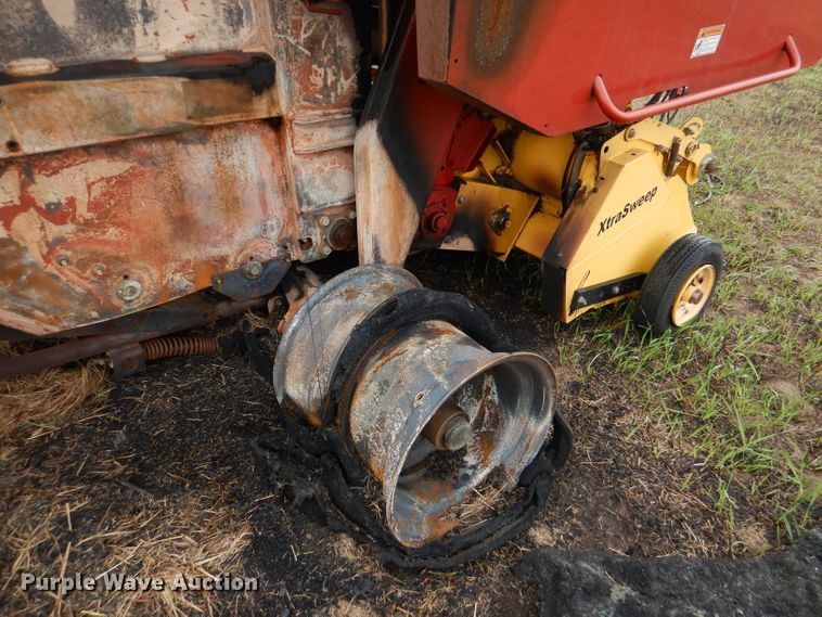 image for item DN5245 2012 New Holland BR7090 Specialty Crop  round baler