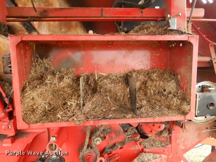 image for item DN5245 2012 New Holland BR7090 Specialty Crop  round baler