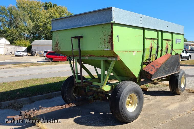 image for item EZ9183 Parker 1480  gravity wagon