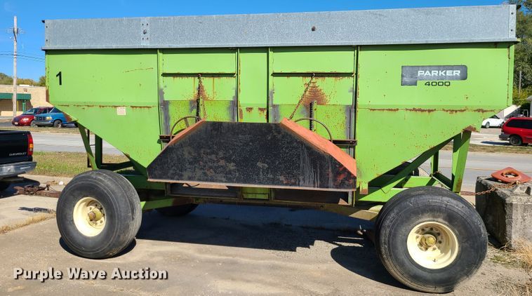 image for item EZ9183 Parker 1480  gravity wagon