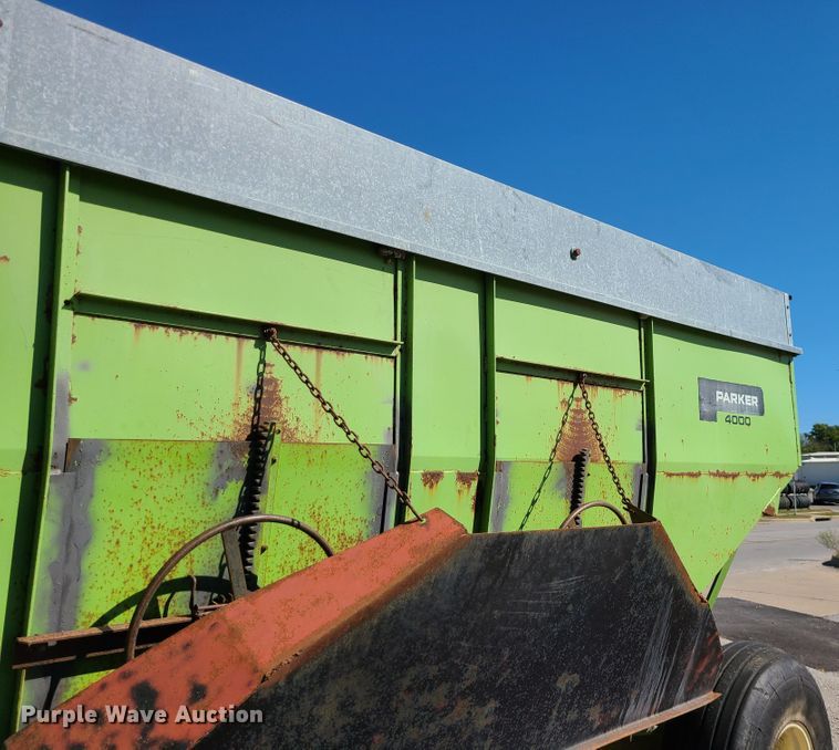 image for item EZ9183 Parker 1480  gravity wagon