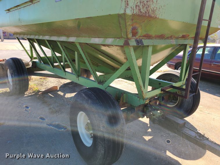 image for item EZ9183 Parker 1480  gravity wagon