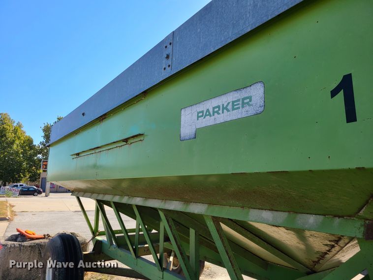 image for item EZ9183 Parker 1480  gravity wagon