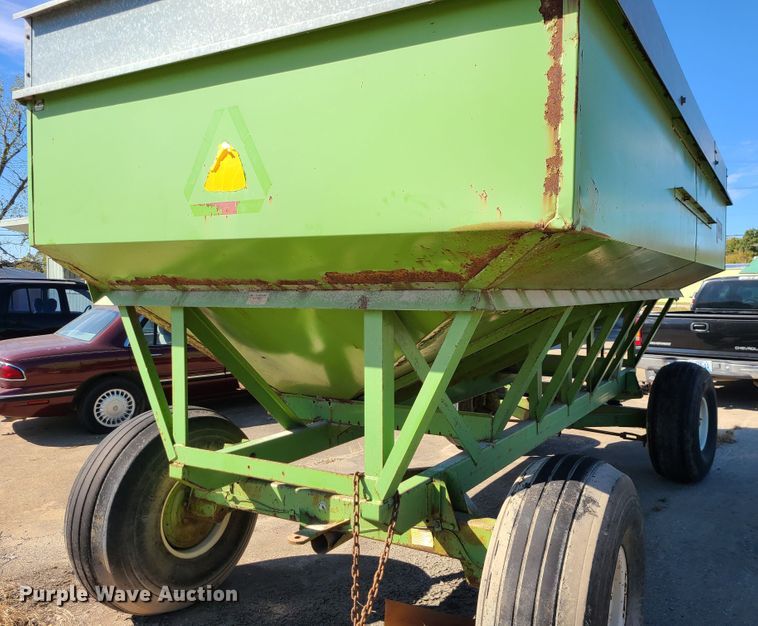 image for item EZ9183 Parker 1480  gravity wagon