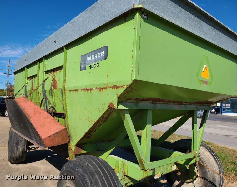 image for item EZ9183 Parker 1480  gravity wagon