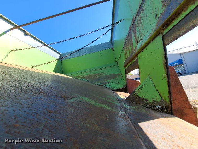 image for item EZ9183 Parker 1480  gravity wagon