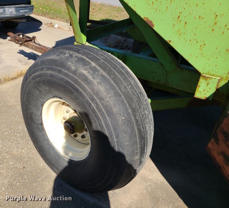 image for item EZ9183 Parker 1480  gravity wagon