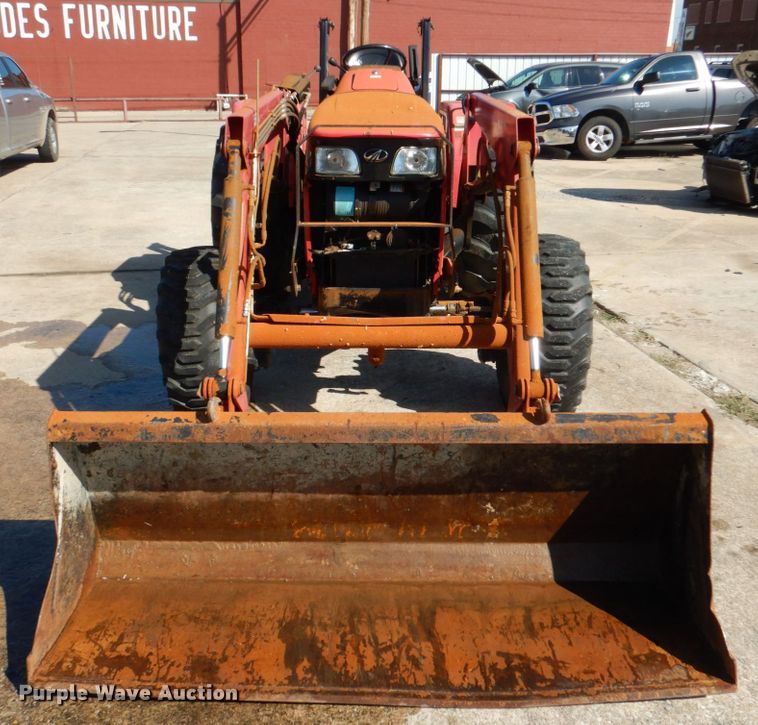 image for item IR9221 2015 Mahindra 4550  MFWD tractor