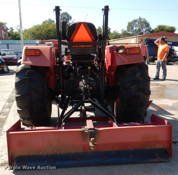 image for item IR9221 2015 Mahindra 4550  MFWD tractor