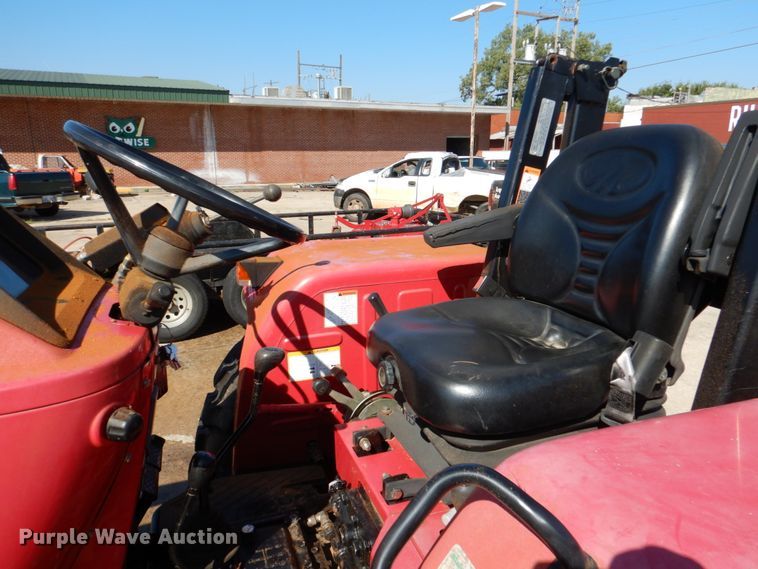 image for item IR9221 2015 Mahindra 4550  MFWD tractor