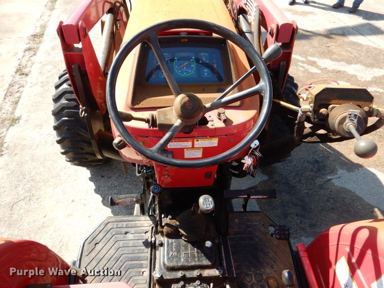 image for item IR9221 2015 Mahindra 4550  MFWD tractor