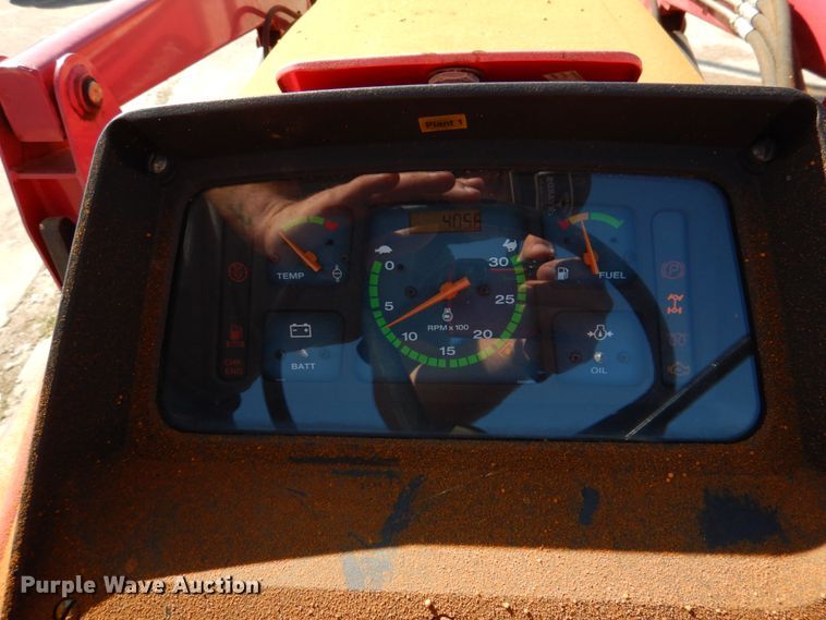 image for item IR9221 2015 Mahindra 4550  MFWD tractor