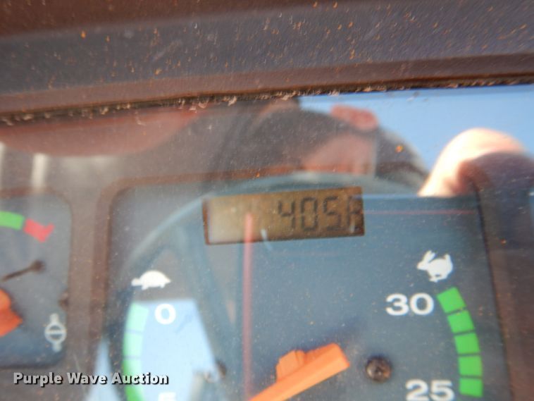 image for item IR9221 2015 Mahindra 4550  MFWD tractor