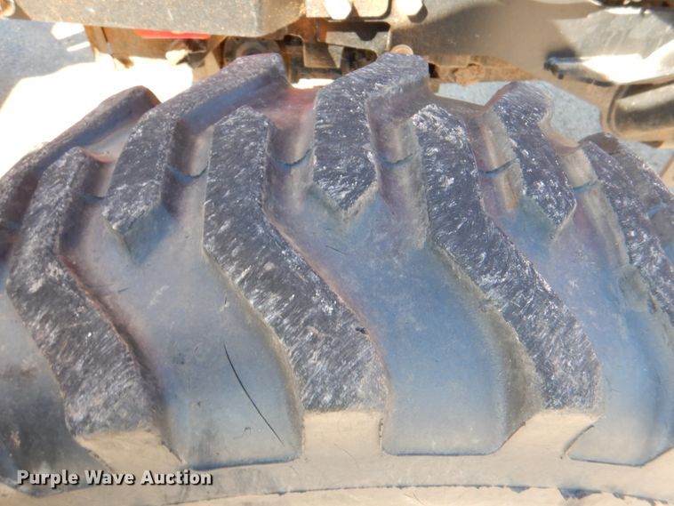 image for item IR9221 2015 Mahindra 4550  MFWD tractor