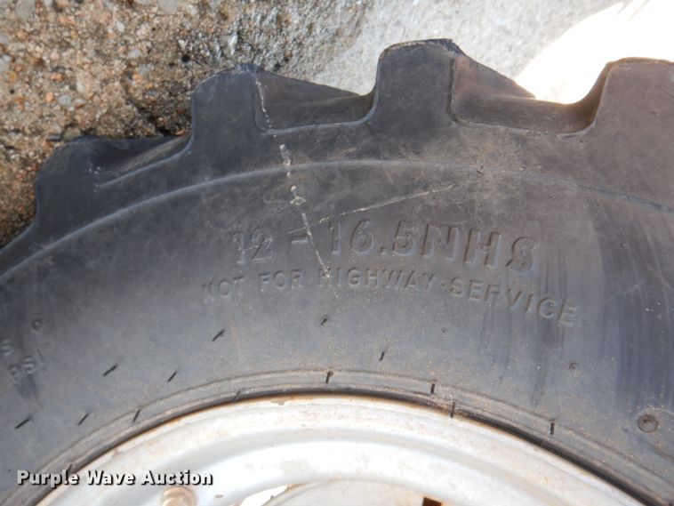 image for item IR9221 2015 Mahindra 4550  MFWD tractor