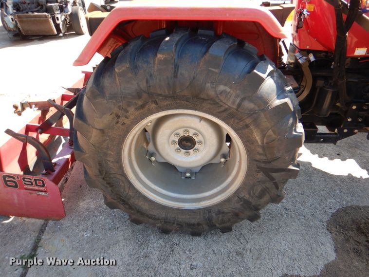 image for item IR9221 2015 Mahindra 4550  MFWD tractor