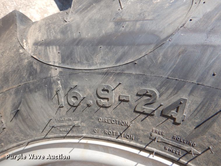 image for item IR9221 2015 Mahindra 4550  MFWD tractor