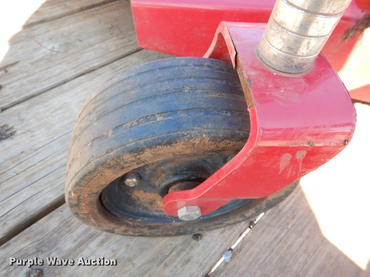 image for item IR9221 2015 Mahindra 4550  MFWD tractor