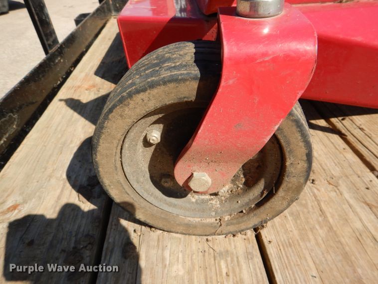 image for item IR9221 2015 Mahindra 4550  MFWD tractor