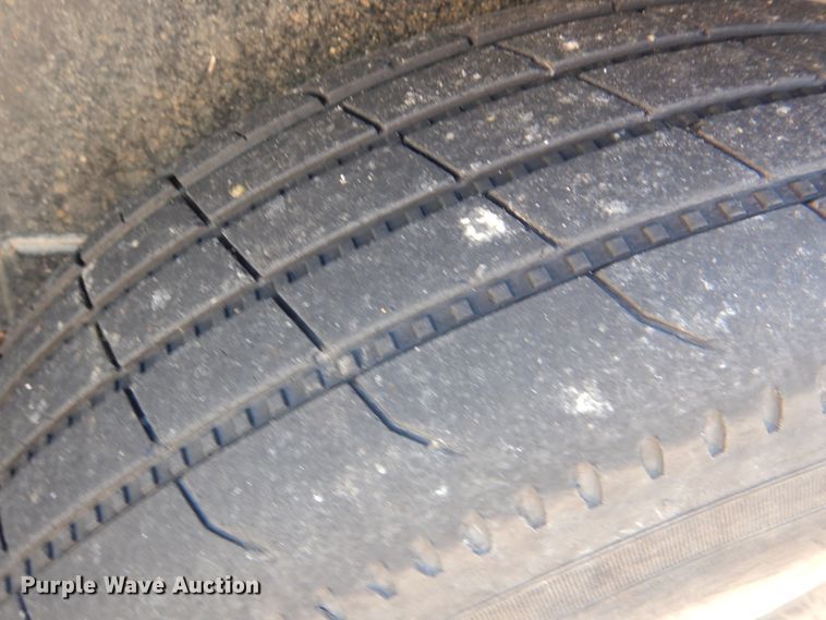 image for item IR9221 2015 Mahindra 4550  MFWD tractor