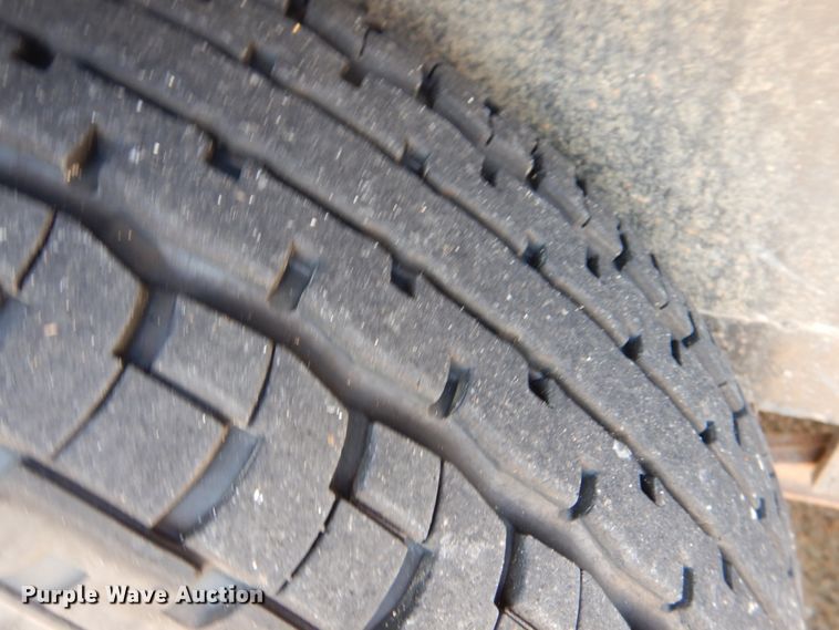 image for item IR9221 2015 Mahindra 4550  MFWD tractor