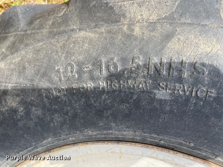 image for item JQ9434 2009 Montana 4340C  tractor