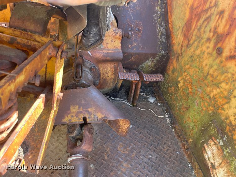 image for item JQ9459 Minneapolis Moline GB  tractor