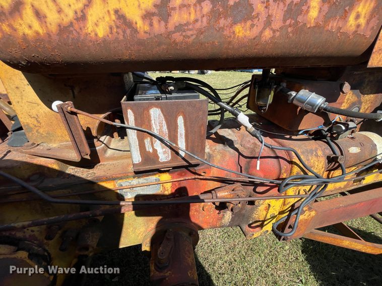 image for item JQ9459 Minneapolis Moline GB  tractor