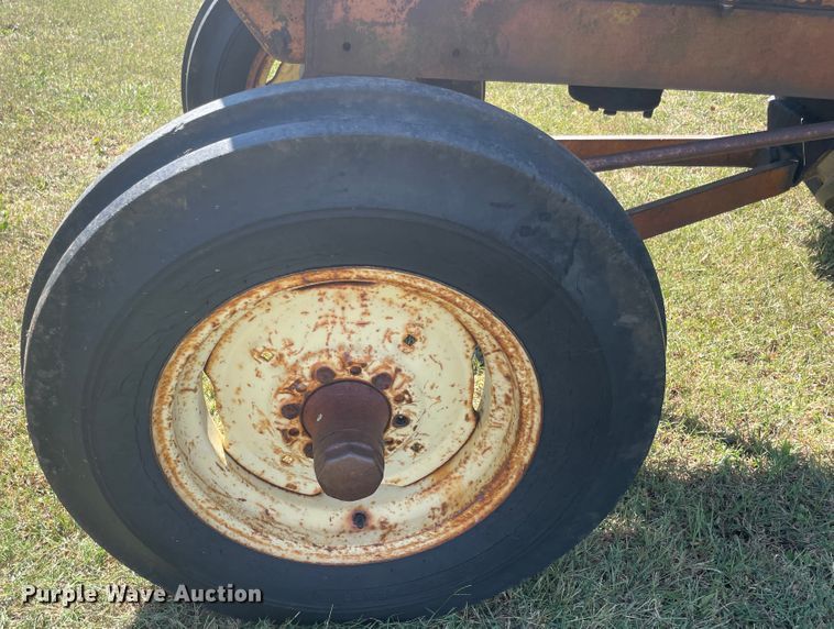 image for item JQ9459 Minneapolis Moline GB  tractor