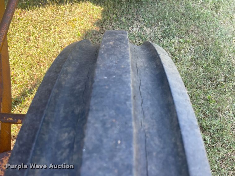 image for item JQ9459 Minneapolis Moline GB  tractor