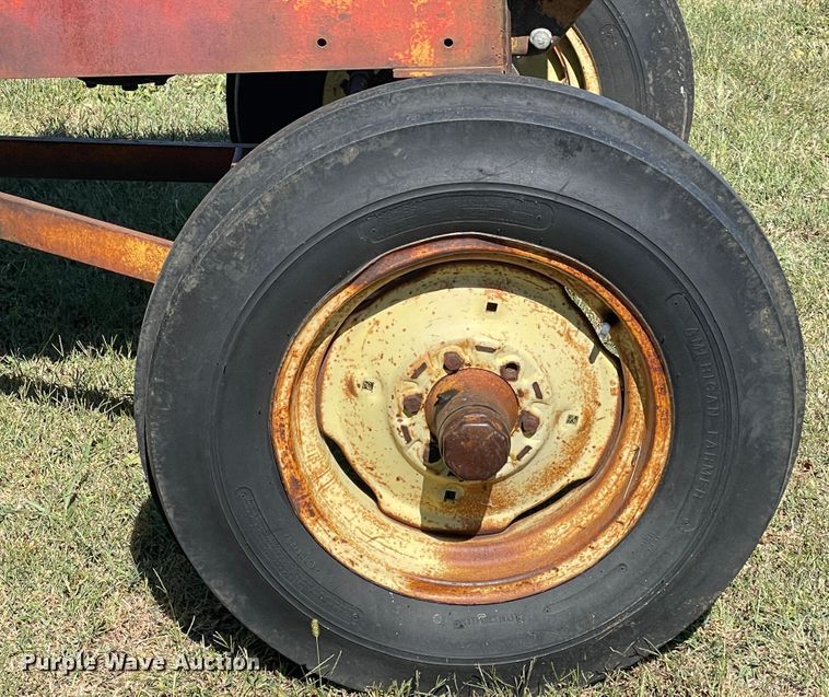 image for item JQ9459 Minneapolis Moline GB  tractor