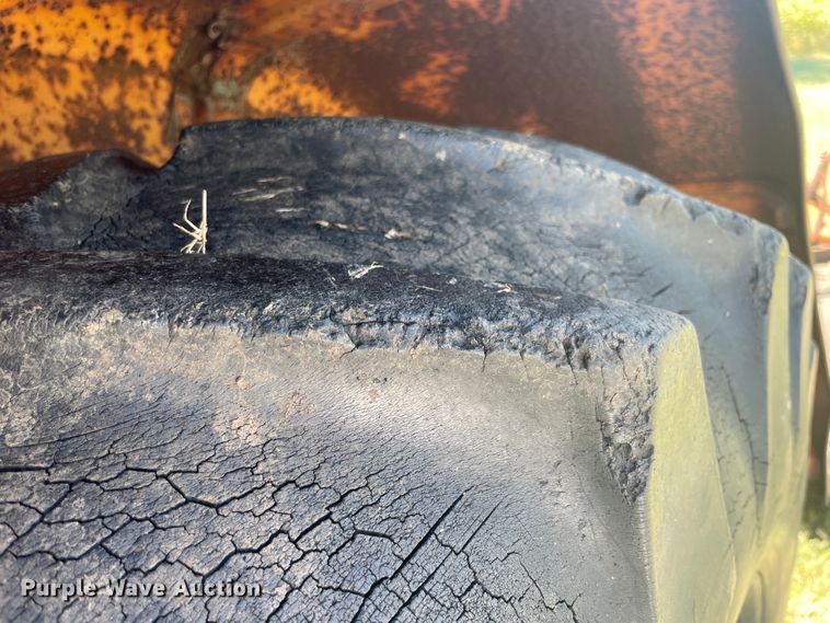 image for item JQ9459 Minneapolis Moline GB  tractor