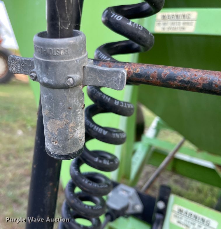 image for item JQ9506 Parker 250  grain cart