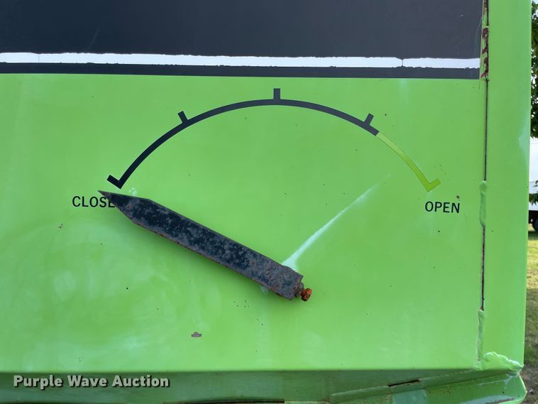 image for item JQ9506 Parker 250  grain cart