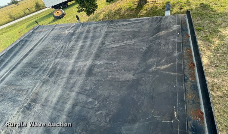 image for item JQ9506 Parker 250  grain cart