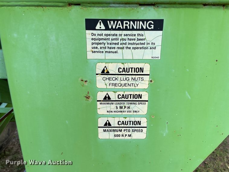 image for item JQ9506 Parker 250  grain cart