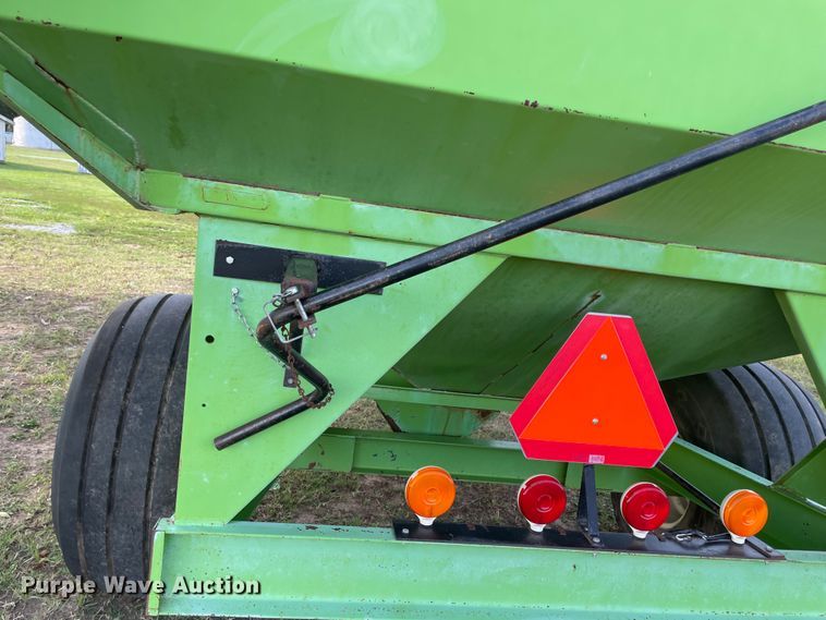 image for item JQ9506 Parker 250  grain cart